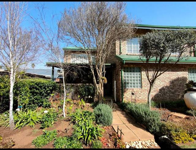 8 BEDROOM HOUSE FOR SALE IN GROENKOL